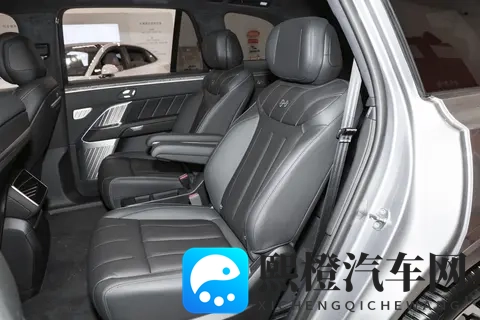 30万级大六座SUV抉择：深蓝S09与乐道L90，这些细节决定该选谁-1