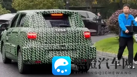 零跑A10实车谍照曝光,将预定爆款?-2