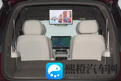 1300km 续航 + 零重力座椅！腾势 N8L 把家庭 SUV 的舒服焊死了-1