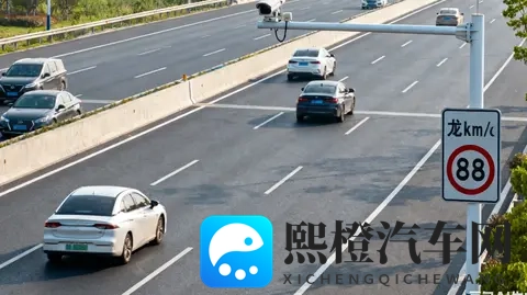 南京江北大道快速路测速升级!龙池新增设备,飙车必被罚-1