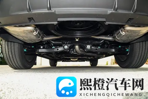 999万起买七座SUV,能装能省,还越级豪华?-1