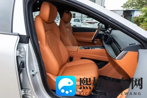 激光雷达+8295芯片,选15万级轿跑可以看看eπ007+表现如何-2