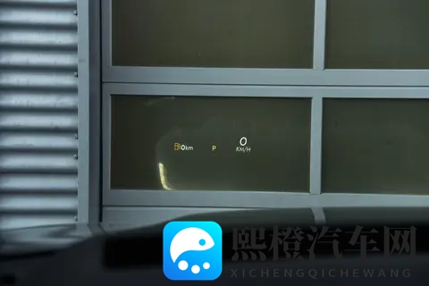 2025款林肯Z燃油版购车手册：配置差异解析-1