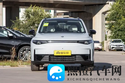 预算20万元以内,想买六座SUV?零跑C16值得一看!-1