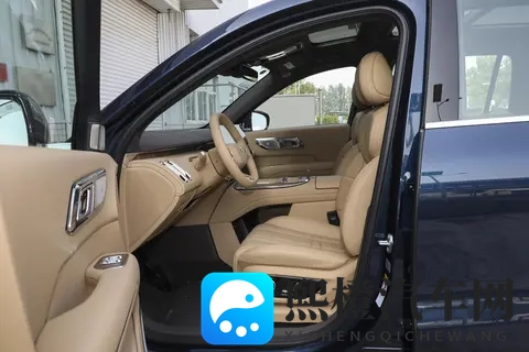 深蓝S09 才2399万!大六座SUV,续航1200公里,带冰箱,真香-2