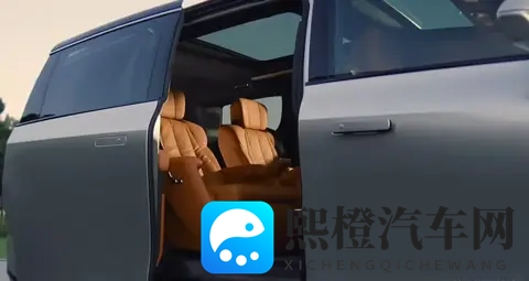 别克至境世家MPV座舱信息公布：配备前排三联屏、后排4K智慧屏等-2