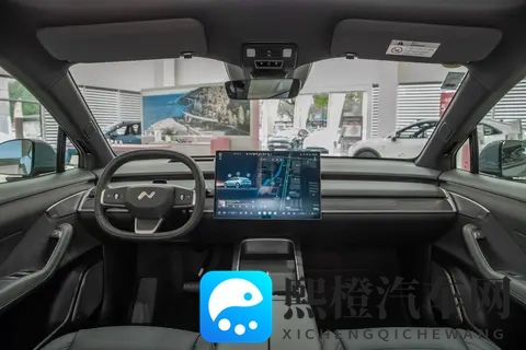 25万级纯电SUV，707km续航+全车座椅加热，家用选它！-2