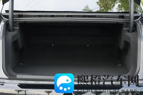 直降 9 万后怎么选?2025 款红旗 H9 全配置拆解 + 实用选车指南-1