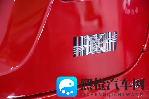 三元锂 vs 磷酸铁锂：动力电池的“巅峰对决”，性能和安全能兼顾？-1