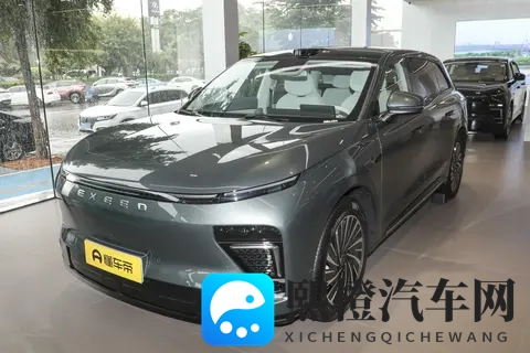 2025款星纪元ET：豪华与安全兼备，移动的家就是这么舒适-1