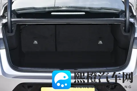 燃油车也有性价比,试驾第三代领克03,10万出头就能买?-3