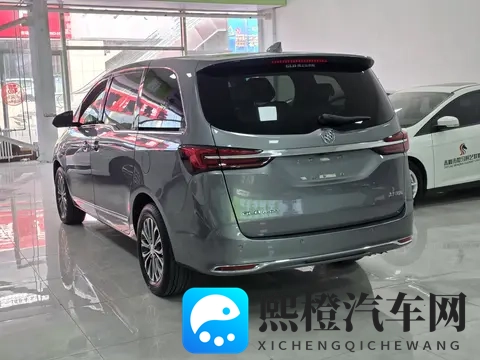 三年别克GL8陆上公务舱,13万不到,宜商宜家的好选择?-1