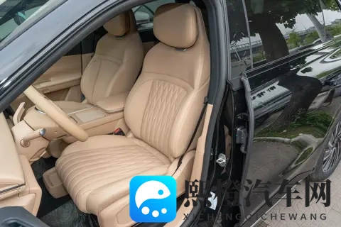 豪华SUV该选性能还是选舒适？2025款星纪元ET给出了答案-3