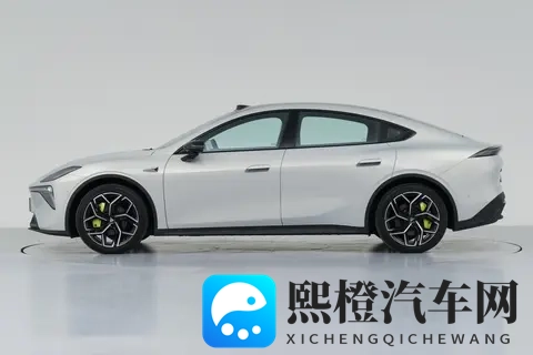 深蓝L06：中型轿车，智能好用、开起来顺手、家用舒服-3