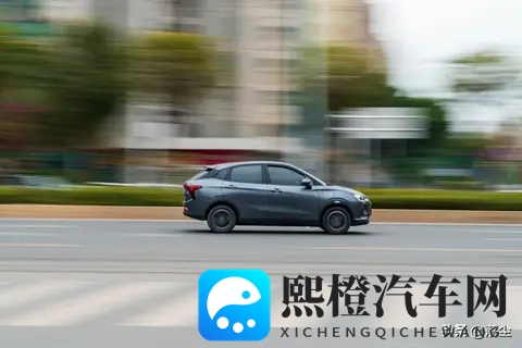 同志维修工外卖快递员：汽车维修新潮流：外卖快递助力效率升级-1