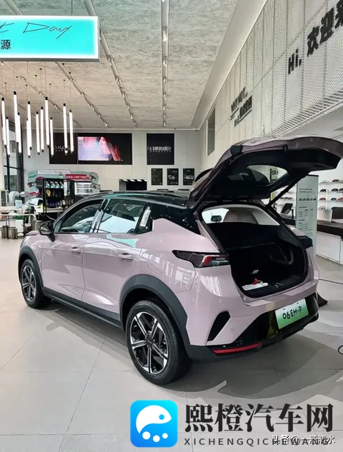 新能源车渗透率破40%!买车选低配还是高配老司机教你不花冤枉钱-1