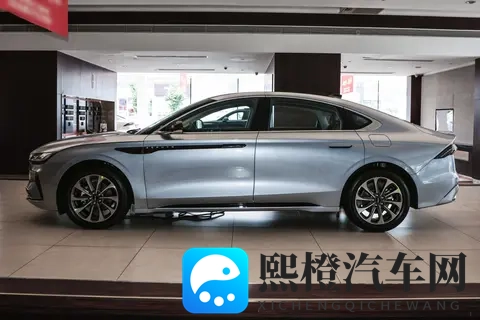 林肯 Z 这款混动车型,实用主义者的性价比首选-3