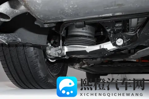 别急着买问界M7！零跑D19盲订开启，增程版也有500km纯电续航-3