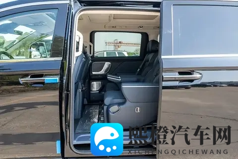 华为乾崑加持、全铝底盘,试驾26款岚图梦想家让意外-1