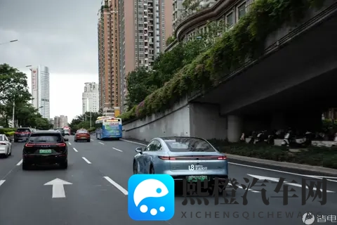 速度与激情HR真人版:赛车盛宴:真人版极限挑战,谁将问鼎巅峰?-2