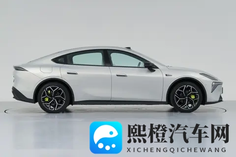 标配激光雷达！深蓝L06 156英寸旋转屏+180km纯电续航-3