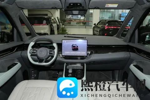 家庭MPV宠儿！七座过道版极氪009，宜商宜家实力派-3