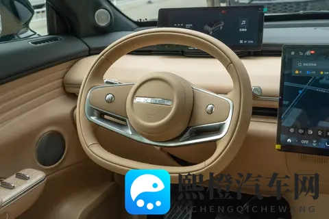 试驾2025款星纪元ET增程Pro高速辅助驾驶版：1898万享受豪华出行-3