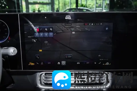 奔驰新款家轿上市，6秒级加速，全系800V快充，配2挡变速箱-2