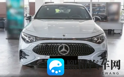 老女人擦她毛老荫户:风韵犹存的老妇轻拂秀发,悠然自得漫步树荫下-2