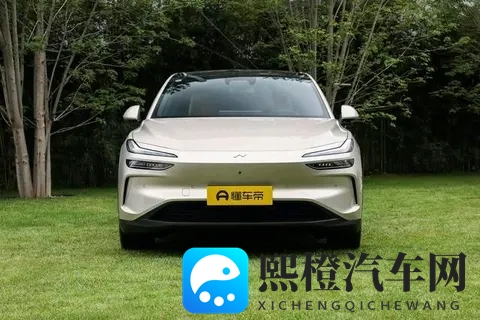 全新奥迪Q5L内饰首秀:A5L同款设计、乾崑智驾加持-1