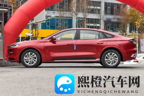 15万级家用车推荐！20T动力，轴距2945mm，油耗694L-2