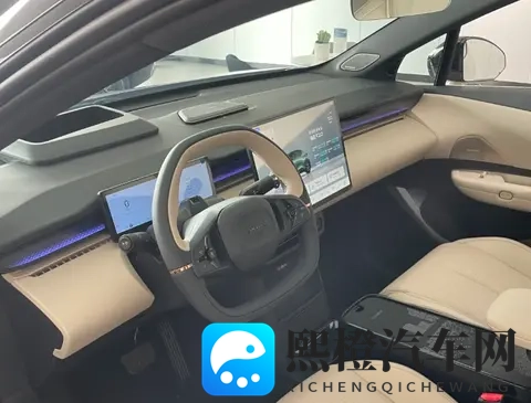 街头惊现银色领克Z20，是官方新动作还是车主创意改装？-2