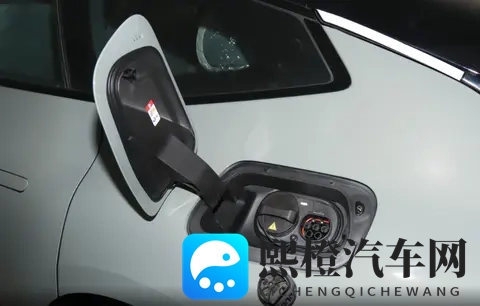 2359万买奥迪纯电车,外观运动续航扎实,奥迪E5值得选吗?-3