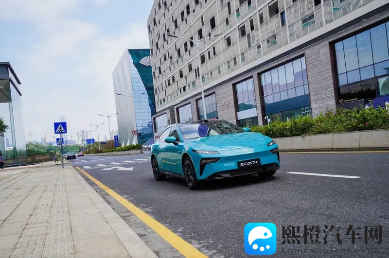 要砸SU7场子，四驱轿跑零百37秒，起步1399万-1