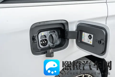 高端MPV怎么选?试驾26款岚图梦想家,空间大动力足-2