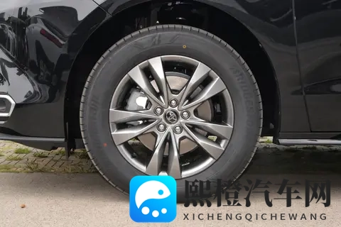 丰田赛那：三款四驱车型，豪华版、尊贵版、臻享版哪款最值得选？-3