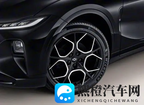 官标续航超1570km,长安启源A07新车亮相,花瓣轮圈是一大卖点-2