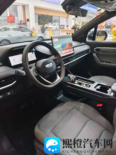 新款吉利豪越L实车到店,外观很大气,5_6_7座布局,价格或下探-1