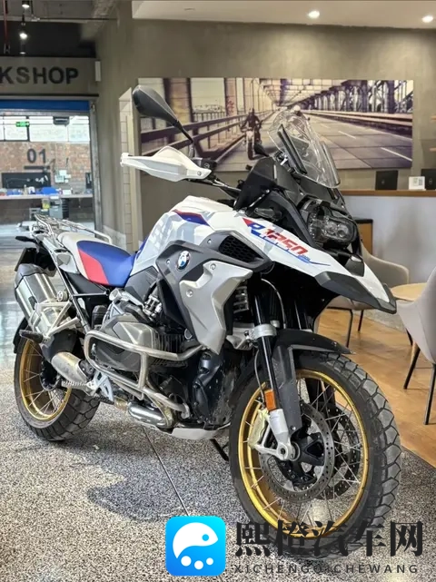 十大长途旅行摩托！好骑到让你忘了停车，这5款每台都是狠角色-1