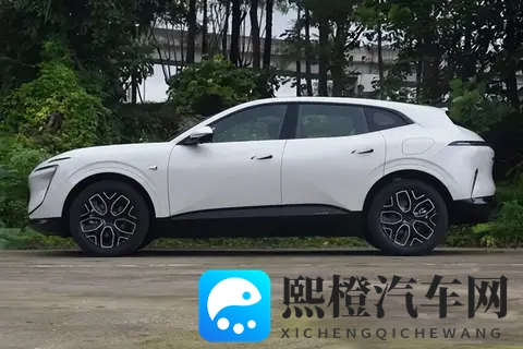 20万级就能上车！这款中型SUV配华为乾崑ADS 4，智能强-2