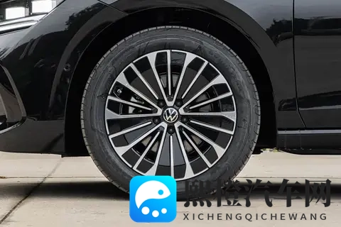 2026款大众迈腾B9实车亮相！方向盘回归物理按键_增华为HiCar-1