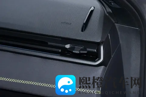 通勤代步好选择 第三代领克 03 燃油性价比试驾-3