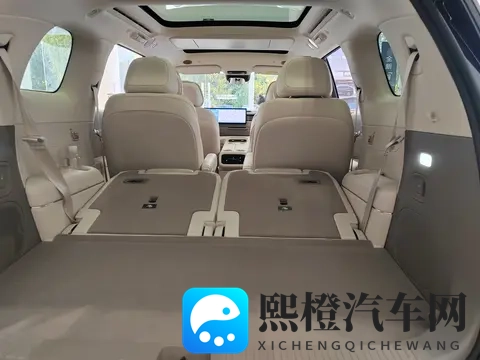 智己LS9实体店看车体验——不愧是上汽旗舰-1