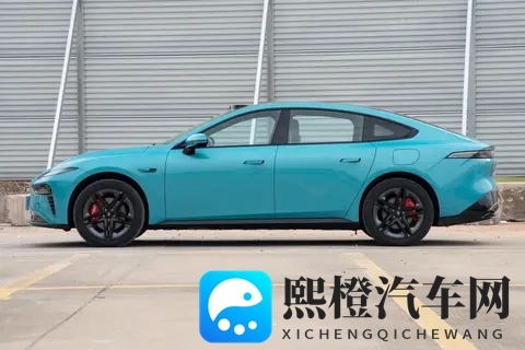 搭激光雷达+8295，15万级轿跑配四驱，增程_纯电可选，续航650km-3