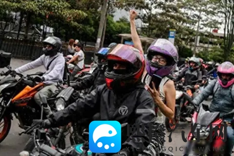 限摩令惹众怒！摩托手封路抗限令，12万人生计不能停？-1