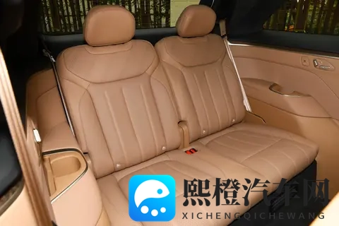 家庭出行新选择：乐道L90深度体验，大空间与实用性的平衡之道-2