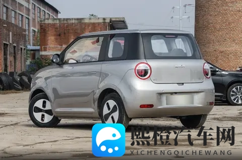 被按摩师从后面滑进去了:按摩师悄然而入,客户意外体验背部放松-3