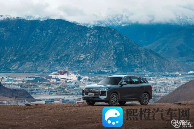 8x8x华为海外免费2025:华为2025海外战略:免费智能驾驶服务即将来袭-1