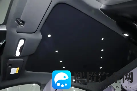 无框车门 + 零重力按摩椅，深蓝 L06 才是 Z 世代梦中情车？-1