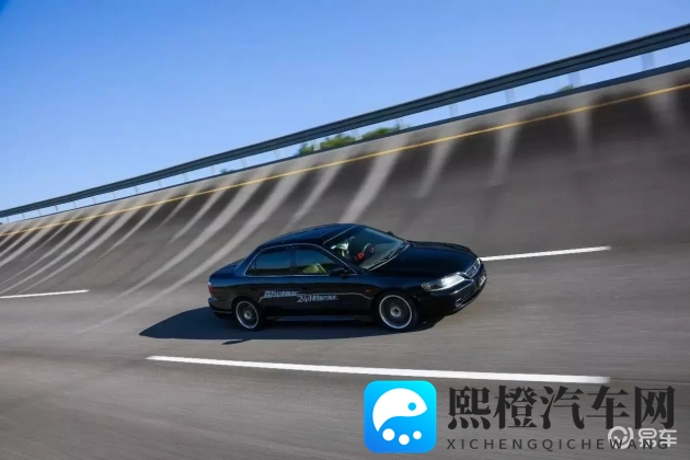 草莓丝瓜芭乐绿巨人樱桃秋葵粉色:汽车色彩新潮流:甜蜜清新,个性环保,浪漫健康一网打尽-1